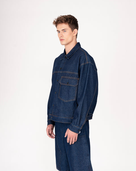 DENIM TRUCKER JACKET IN INDIGO