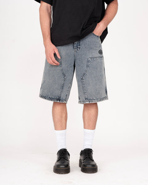 DENIM DOUBLE KNEE UTILITY SHORTS IN TINTED WASH