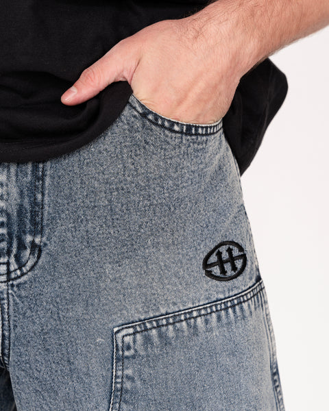 DENIM DOUBLE KNEE UTILITY SHORTS IN TINTED WASH