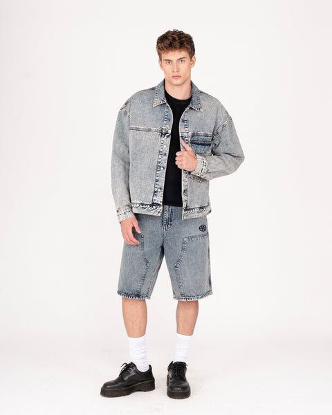 DENIM TRUCKER JACKET IN TINTED WASH