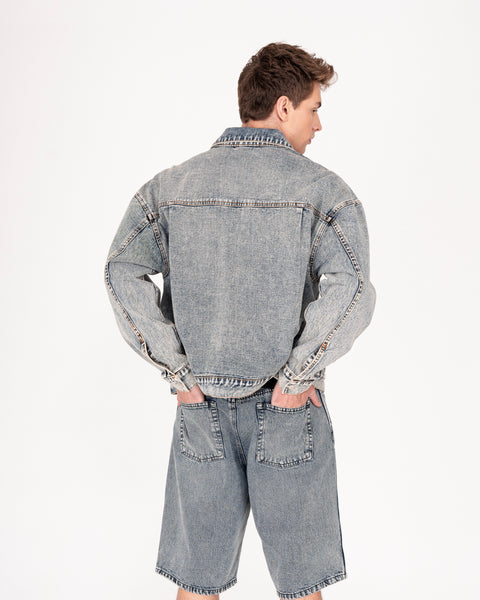 DENIM TRUCKER JACKET IN TINTED WASH