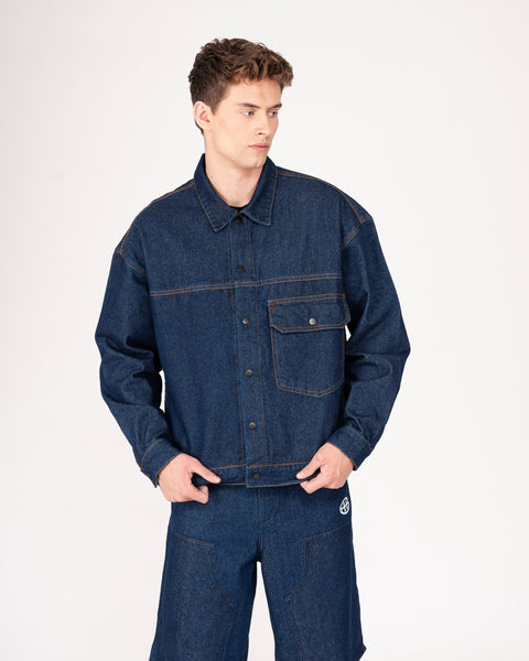 DENIM TRUCKER JACKET IN INDIGO