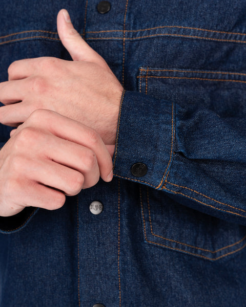 DENIM TRUCKER JACKET IN INDIGO