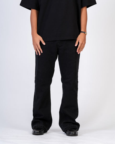 FLARED DENIM JEANS IN BLACK WASH