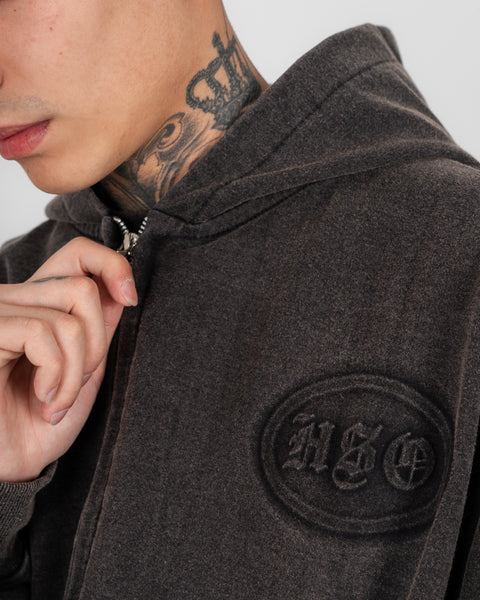 EMBOSSED HOODIE W/ ZIP IN WASHED BLACK