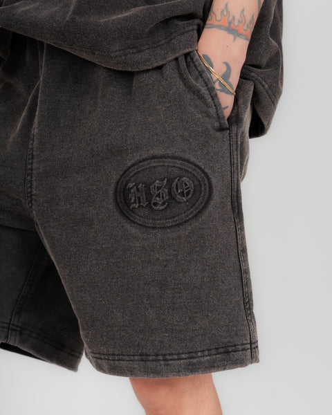 EMBOSSED SWEATSHORT IN WASHED BLACK