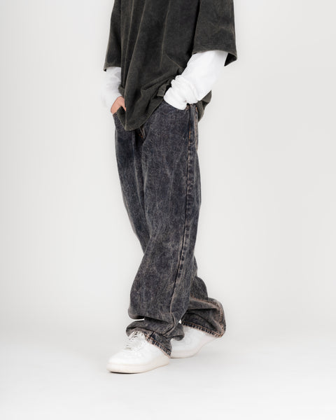 BAGGY JEANS IN ACID BLACK