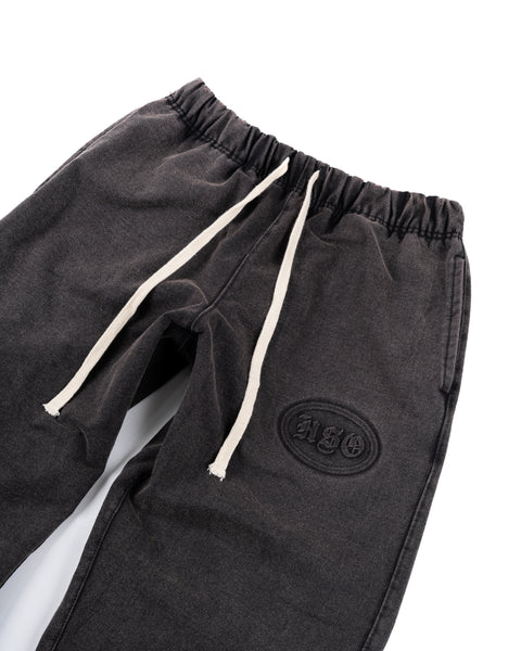 EMBOSSED BAGGY SWEATPANTS IN WASHED BLACK