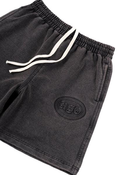 EMBOSSED SWEATSHORT IN WASHED BLACK