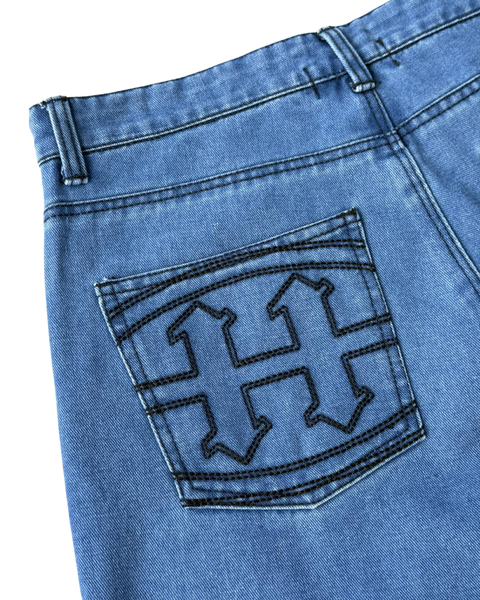 EMBLEM STITCH LIGHT DENIM SHORTS