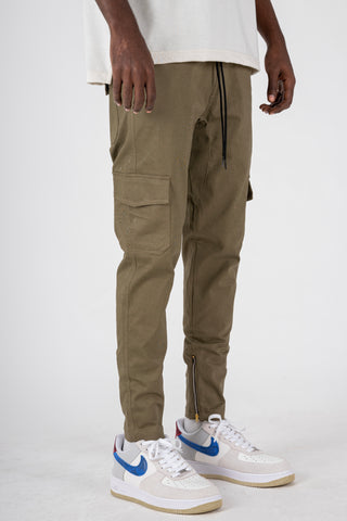 CARGO PANTS WITH ZIP IN OLIVE
