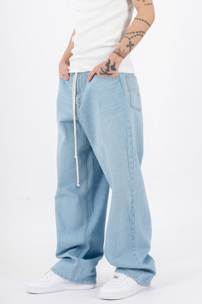 BAGGY JEANS IN LIGHT WASHED