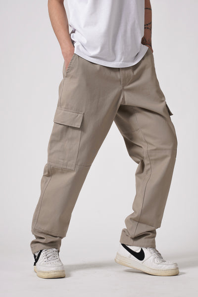 CLASSIC CARGO PANTS IN STONE